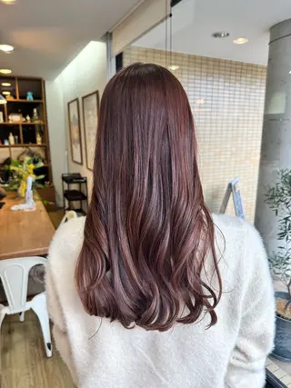 ロング カラー ツキダテ ユイのヘアスタイル