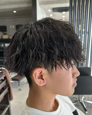 ショート パーマ メンズ ユウ🪄 パーマ指名No1のヘアスタイル