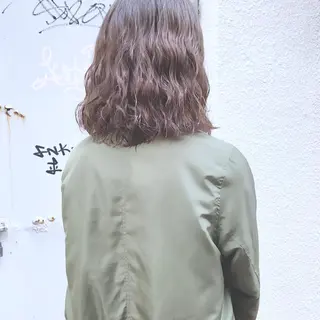 ミディアム パーマ 井上 美奈子のヘアスタイル