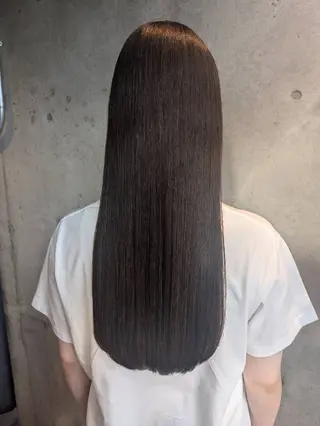 ロング 岩田 綾見のヘアスタイル