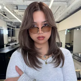 ミディアム カラー 🕊️レイヤーカット 透明感カラー GOのヘアスタイル