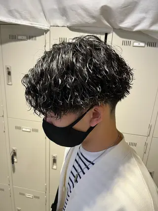 ミディアム パーマ メンズ GOTODAY所属・横浜駅メンズパーマ師 🌀岩﨑弘成🌀のヘアスタイル