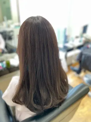 ロング カラー 鈴木 愛華のヘアスタイル
