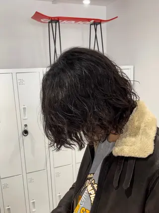 ミディアム パーマ メンズ 波巻きスパイラル🌀 新潟/万代/山下優のヘアスタイル