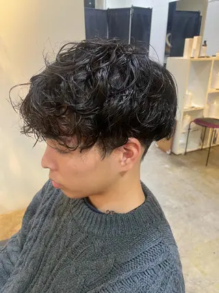 ミディアム パーマ メンズ RIN／韓国ヘア レイヤーカットのヘアスタイル