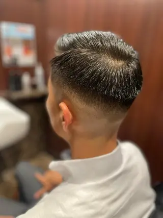 ショート メンズ 海老原 コウのヘアスタイル