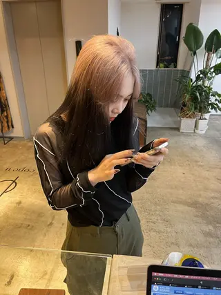 セミロング カラー 🩷ハイトーン透明感 レイヤー🩷ユリカのヘアスタイル