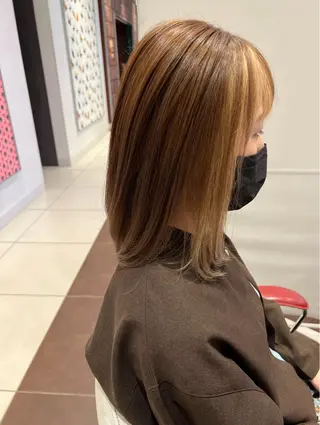 カラー 秋山 和己のヘアスタイル