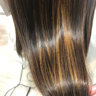 ロング 松佐 ゆかりのヘアスタイル