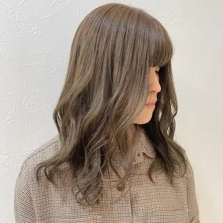 ロング ブリーチなしカラー ダブルカラーエクステのヘアスタイル