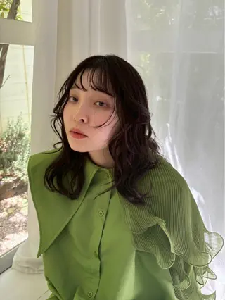 ロング 長田 唯のヘアスタイル