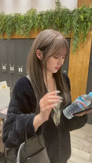 セミロング i.osaka所属・たつ/レイヤーカット 顔周り/髪質改善のヘアスタイル