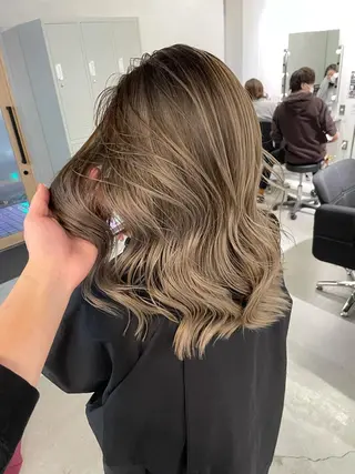 ミディアム K!ng所属・レイヤーカット/ 髪質改善/ハイライトのヘアスタイル