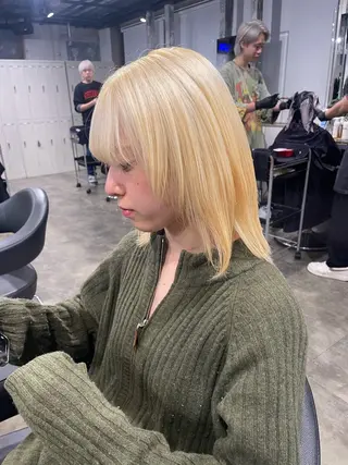 ミディアム カラー ハイトーン 横浜💞ミオのヘアスタイル