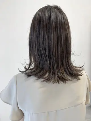 ミディアム カラー 色白に見える暗髪 梅田・増田のヘアスタイル