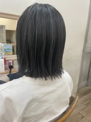 ミディアム 玉邑 美菜のヘアスタイル