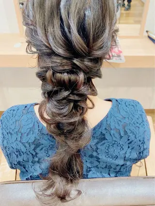 ロング ヘアアレンジ GRANLUSSO 〜グランルッソ駅前店所属・木口 嘉美のヘアスタイル