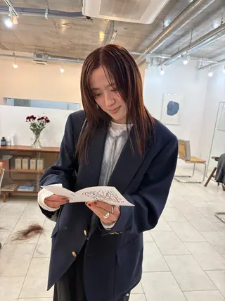 セミロング カラー NOUN所属・eri kinjoのヘアスタイル