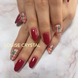 ネイル LOUISE CRYSTALのネイルデザイン