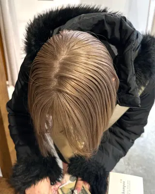 ミディアム ササキカズマ〻透明感 〻色落ち〻赤み消しのヘアスタイル