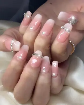 ネイル マツエク・マツパ アイブロウ Nail&eye Belire 新宿のネイルデザイン