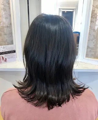 セミロング prime所属・宮武 友里恵のヘアスタイル