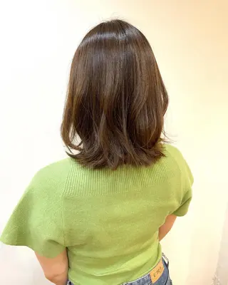 ミディアム カラー あずまぐち めぐみのヘアスタイル