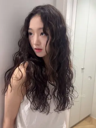 ロング カラー パーマ 表参道/赤み無し 透明感 colorのヘアスタイル