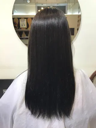 ロング カラー VENI VIDI VICI所属・河原 卓司のヘアスタイル