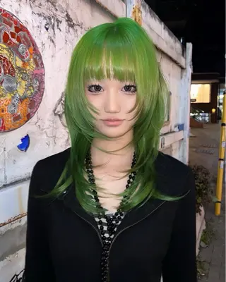 セミロング AIRA/ブリーチ ‪/透明感カラーのヘアスタイル