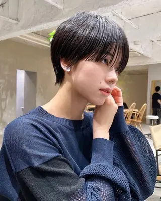 ショート 加藤木麻彩 NEROのヘアスタイル