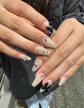 ネイル LAVISH nanamiのネイルデザイン