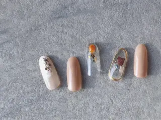 ネイル 友田 晴香のネイルデザイン