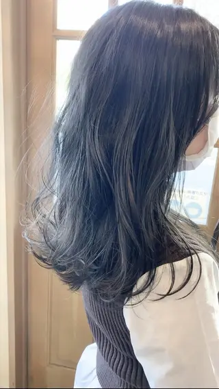 セミロング カラー 浅原 恵樹のヘアスタイル