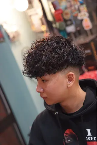 ショート パーマ TIGHT SWAG BARBERWORKS所属・TIGHT SWAG YUTOのヘアスタイル