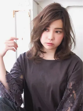 ミディアム ＨＩ ROのヘアスタイル