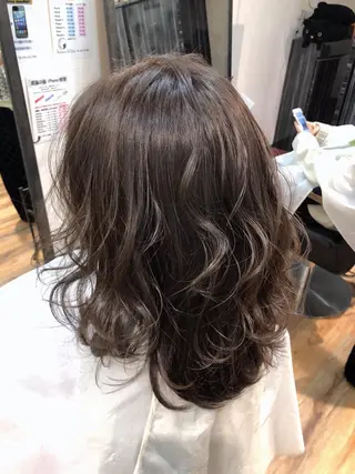 セミロング room405所属・taishi taishiのヘアスタイル