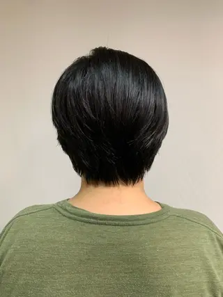 ショート ウスイマイコ カット/ケアカラーのヘアスタイル