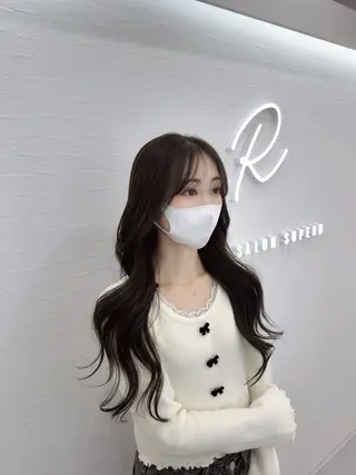 ロング R/🎀 ヘアセット・艶カラーのヘアスタイル