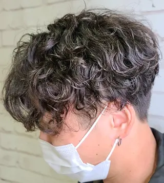 ショート パーマ カラー 井澗 修二のヘアスタイル