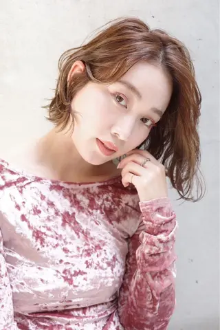 ミディアム カラー HAIR&MAKE.sia所属・心斎橋ボブ 好原良真のヘアスタイル