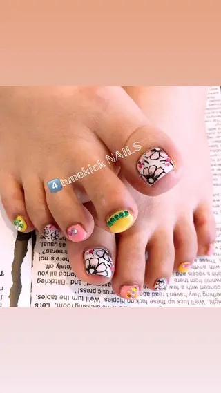 ネイル 4tunekick NAILS(フォーチュンキックネイルズ)所属・光森 淳子のネイルデザイン