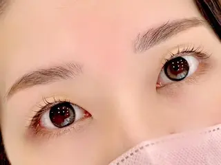 マツエク・マツパ WHITE EYE 田井　初季の眉毛・アイブロウイメージ
