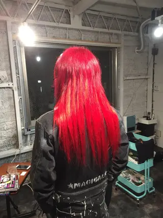 ロング カラー カジワラ ヤスジのヘアスタイル