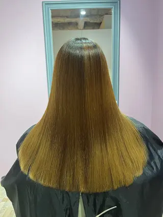 セミロング 山下 茜のヘアスタイル