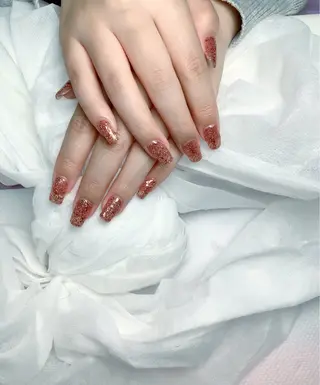 ネイル pink ladyサロン所属・べ にのネイルデザイン