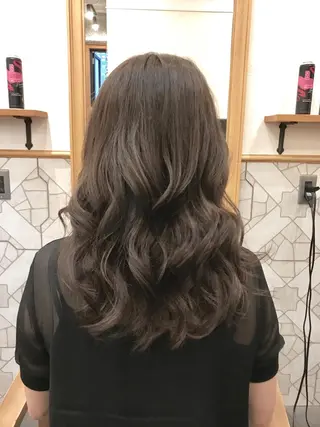 セミロング ili心斎橋所属・韓国レイヤーカット KOUKIのヘアスタイル