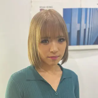 ショート カラー HIKARI🐈‍⬛ レイヤー×デザインのヘアスタイル