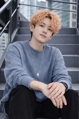 ショート カラー パーマ ヘアアレンジ メンズ ブリーチパーマ Coshoのヘアスタイル