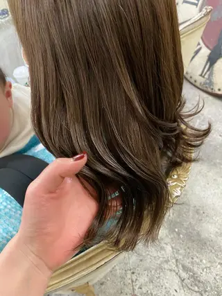 セミロング カラー お任せヘア☘️☘️ 及川渚のヘアスタイル